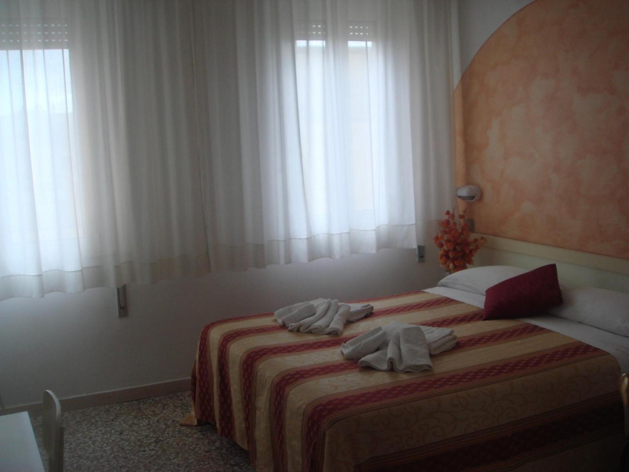 Hotel Arcade Rimini Eksteriør bilde